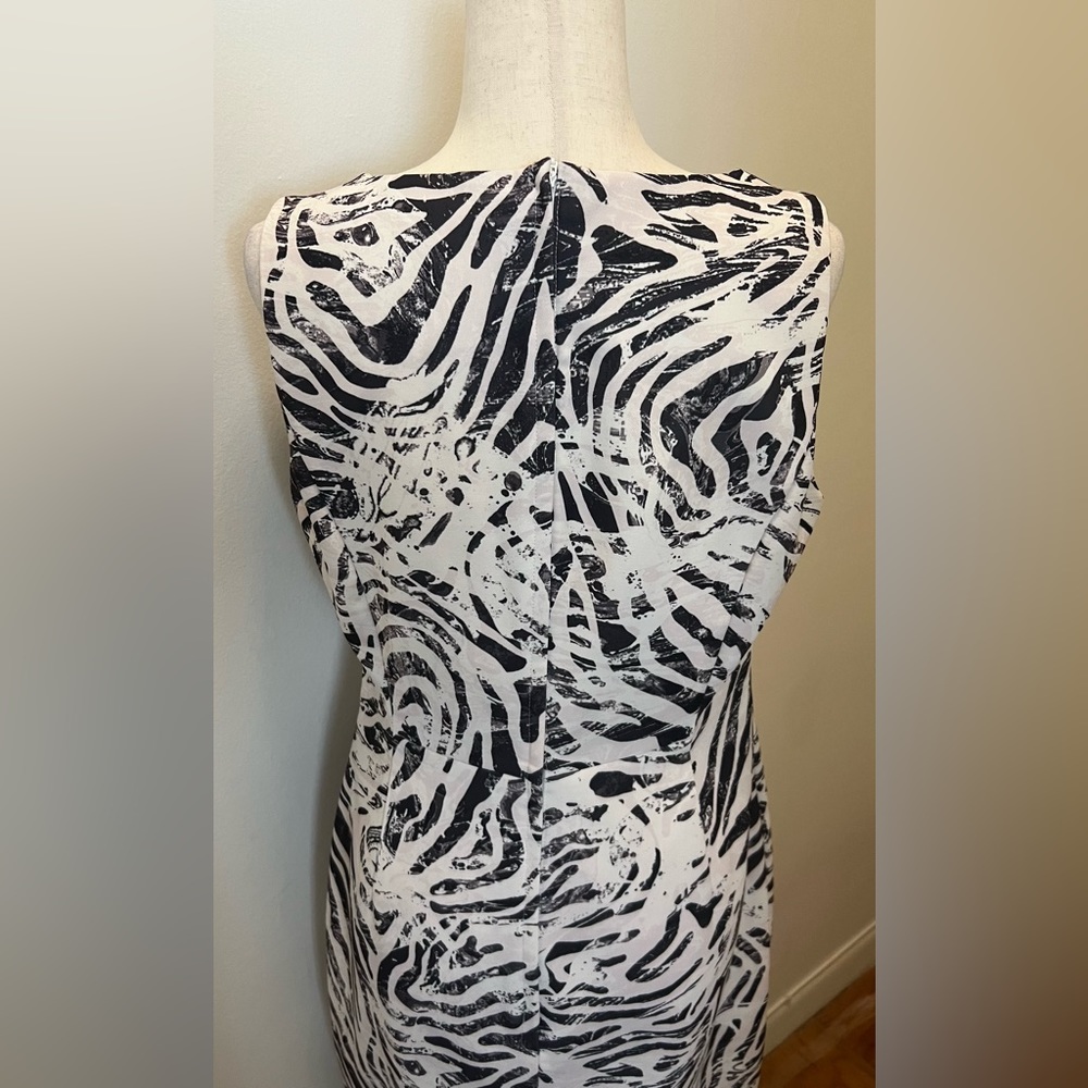 Dress - Picture 4 of 6